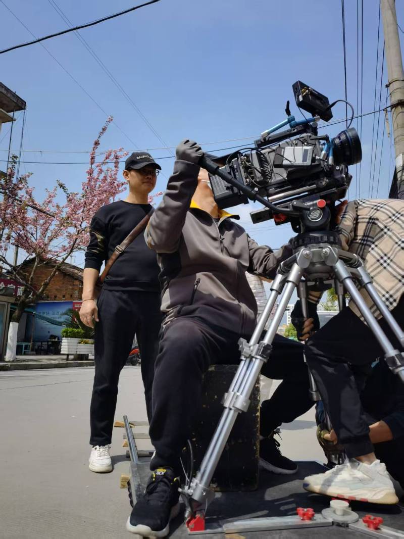 灵武市广告片拍摄：快消品牌爆款之选，网感内容适配社媒传播！